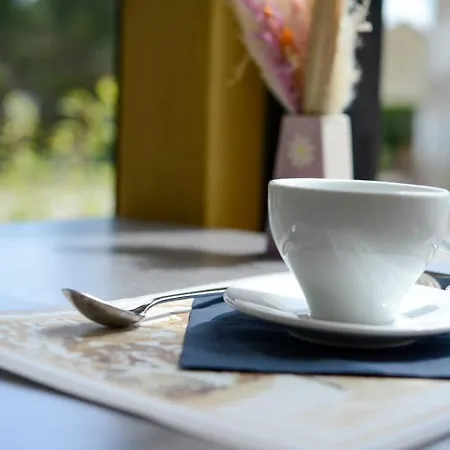 Restaurant De La Poste فندق 3*