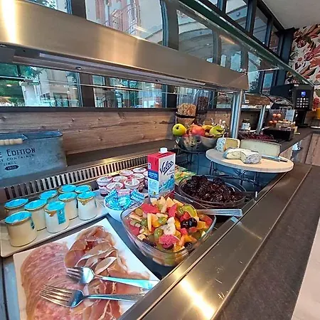 Restaurant De La Poste Hotel 3*