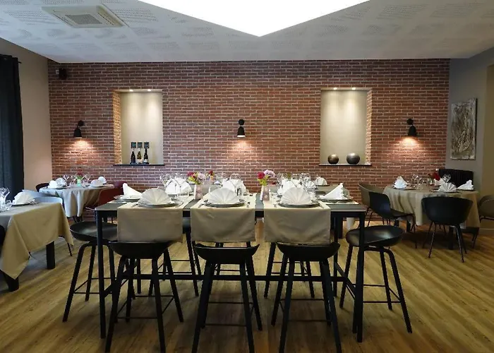 Restaurant De La Poste Otel 3*